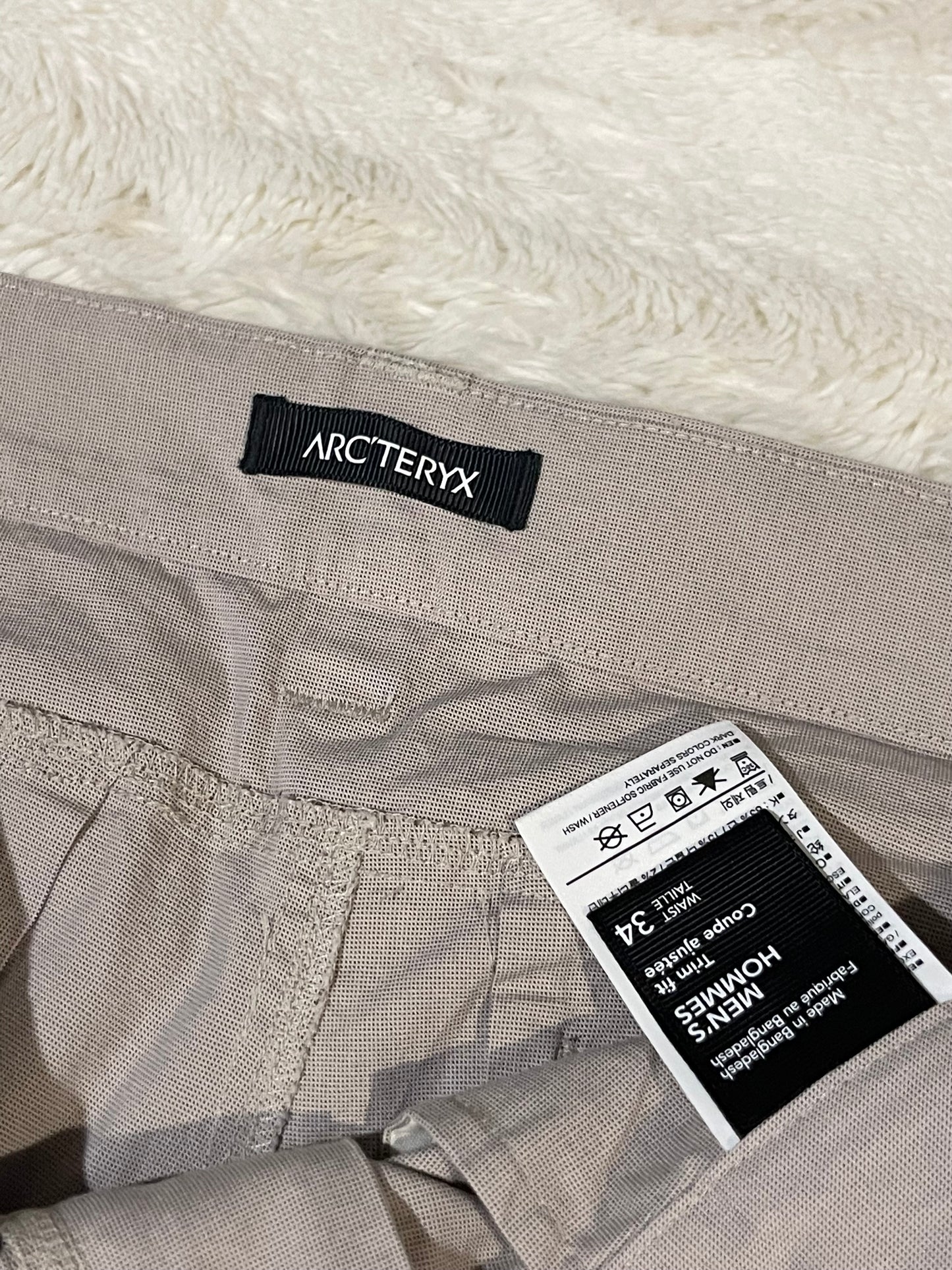 Arcteryx Khaki Shorts *NEW* (34)