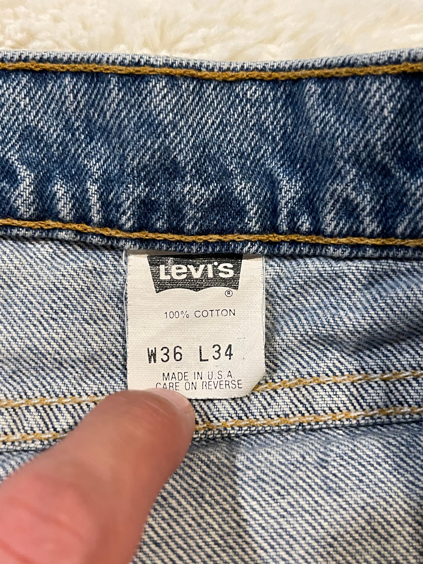 90s Levis 550 ‘Orange Tab’ Jeans (36x34)