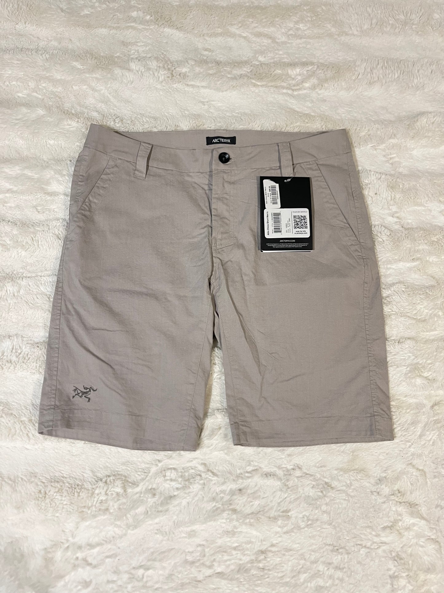 Arcteryx Khaki Shorts *NEW* (34)