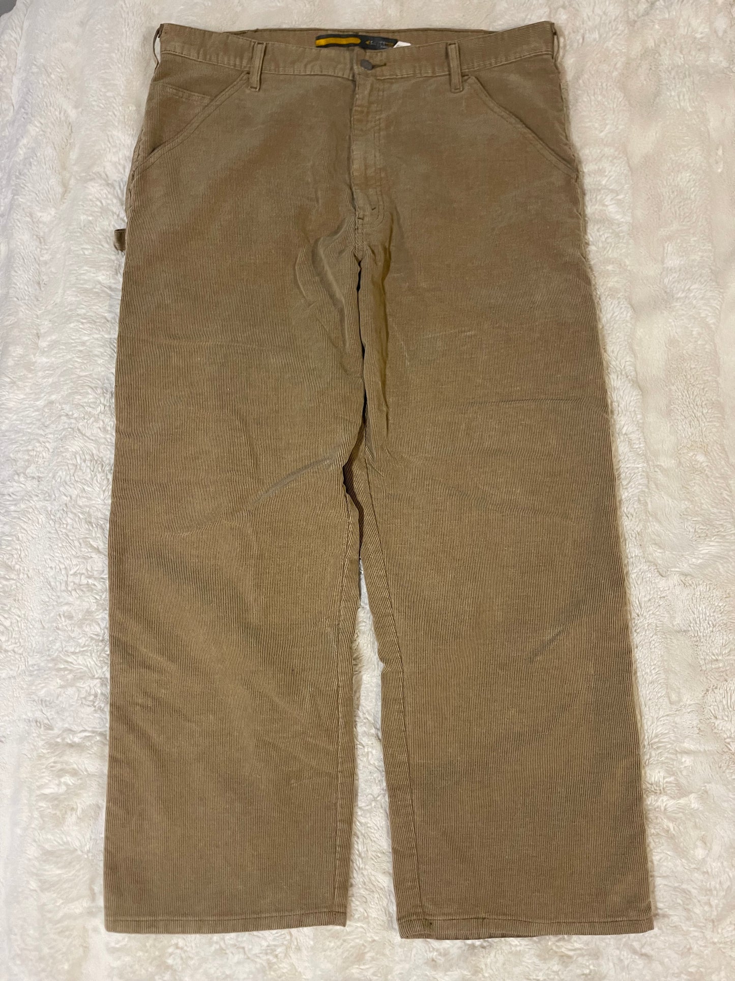 90s Silvertab Corduroy Levis (38x30)