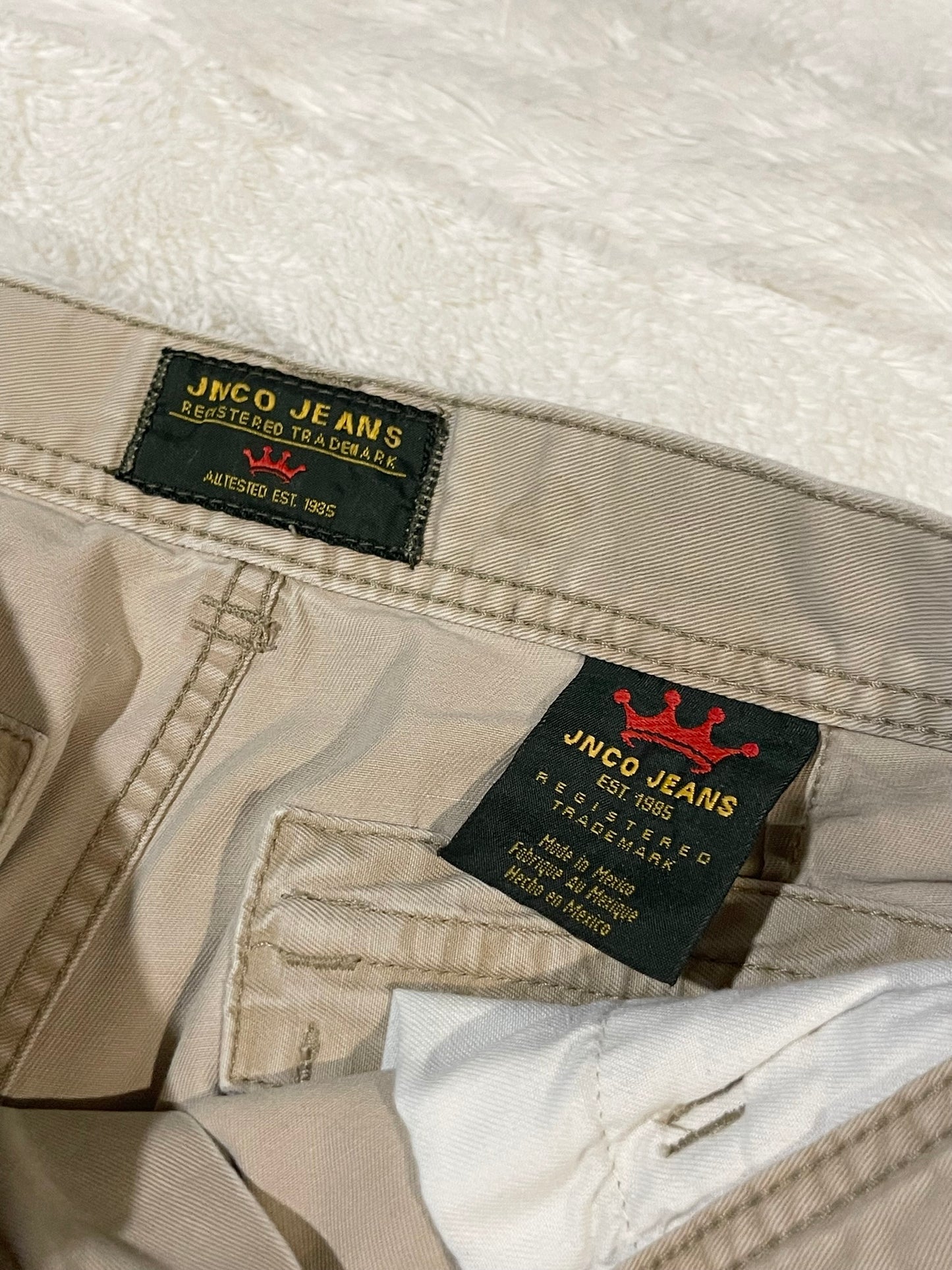 00’s JNCO Dragon Cargo Shorts (34)