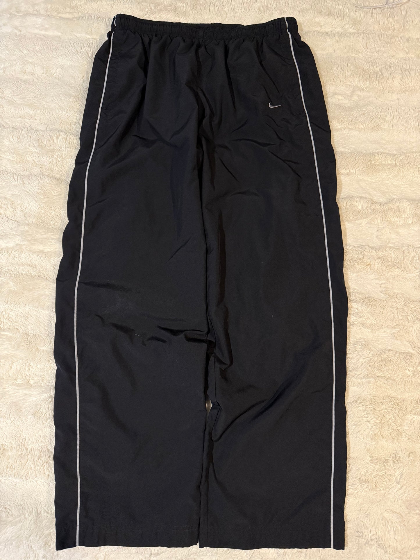 00’s Black Nike Trackpants (XL)