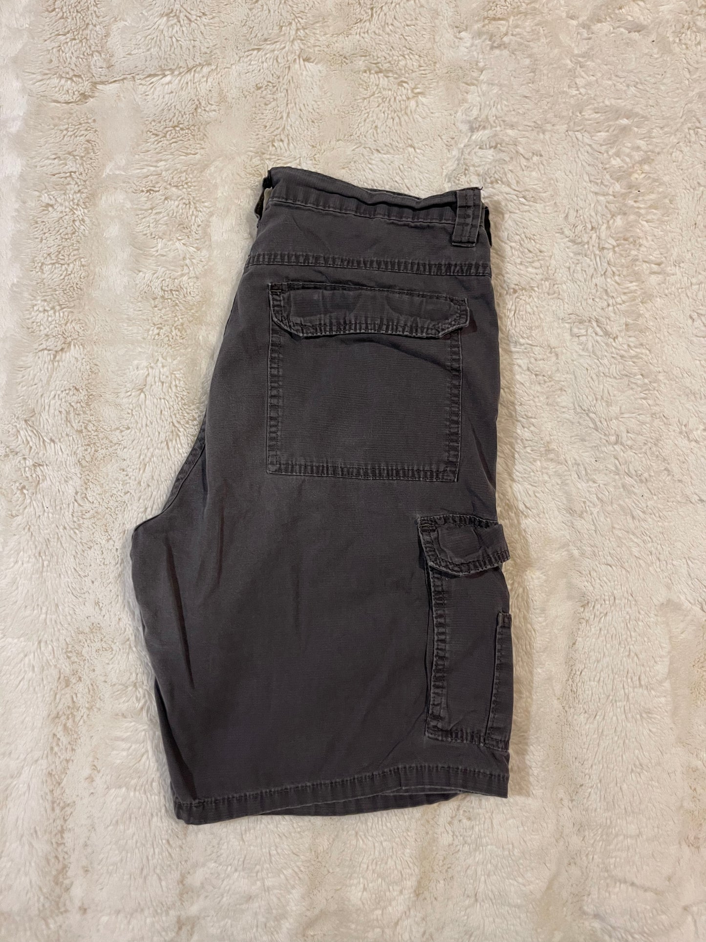 Wrangler Cargo Shorts (32)